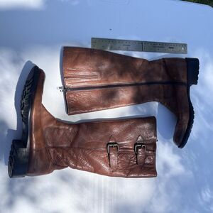 Clarks Women Mullin Spice Long Leather Congac Riding Boots Brass Buckles Sz 8 M